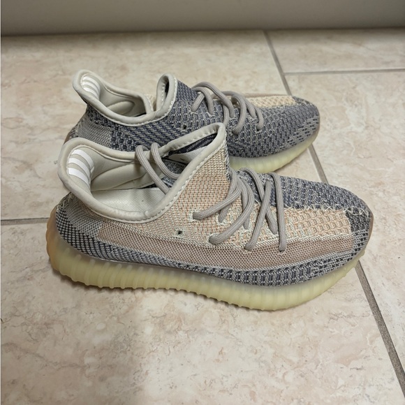 women’s yeezy 350 boost v2 ash pearl - Picture 5 of 6
